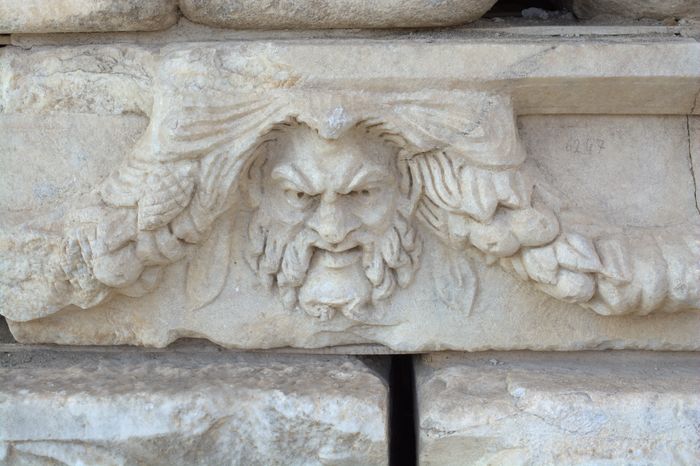 Yeryüzündeki Yegane Periaktes